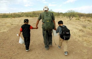 Illegal-Kids-Cross-US-Border